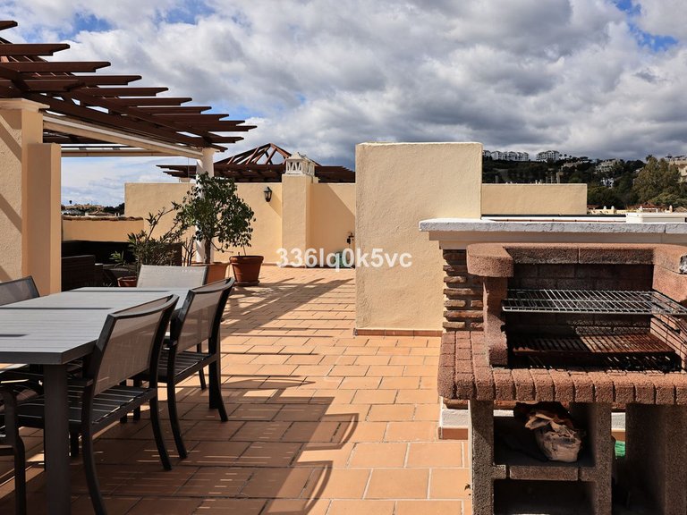 Penthouse for Sale in Benahavís, Malaga 10