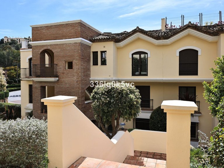 Penthouse for Sale in Benahavís, Malaga 4