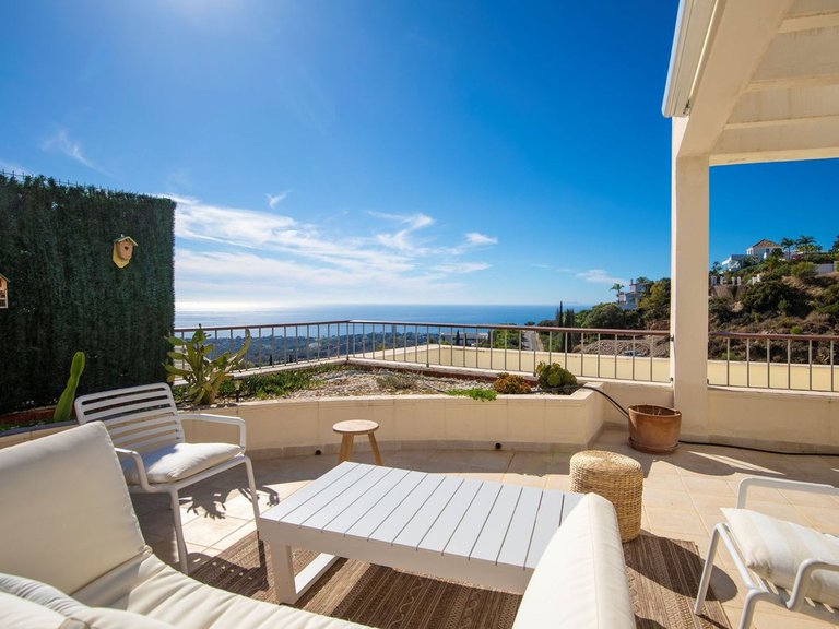 Apartment for Sale in Altos De Los Monteros, Malaga 18