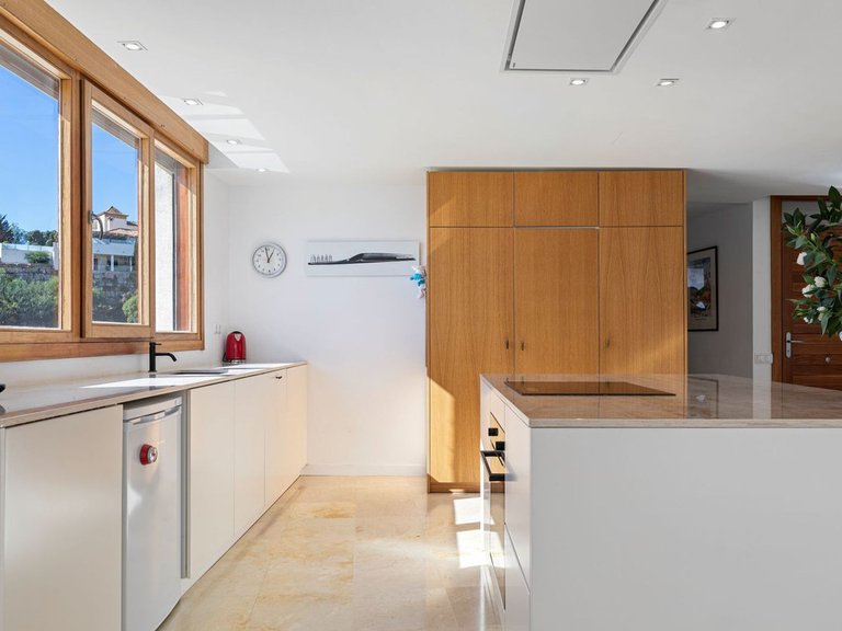 Apartment for Sale in Altos De Los Monteros, Malaga 8