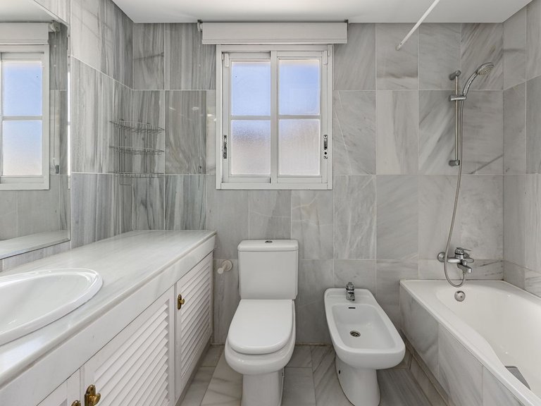 Villa for Sale in Estepona, Malaga 14