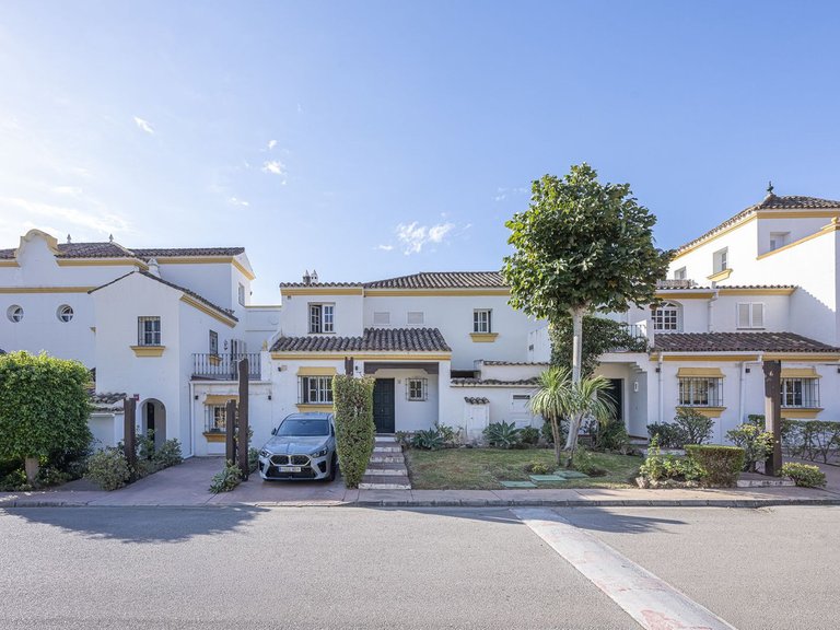 Villa for Sale in Estepona, Malaga 27