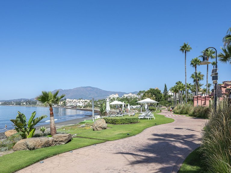 Villa for Sale in Estepona, Malaga 29