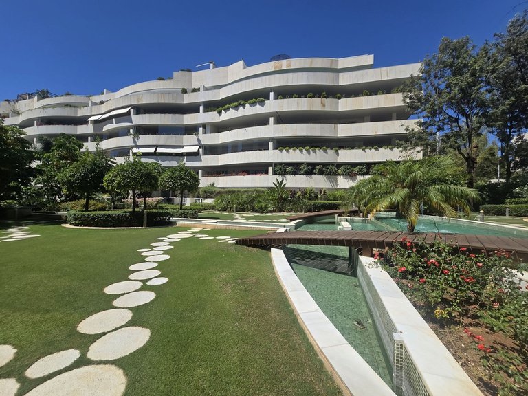 Apartment for Sale in Costa del Sol, Puerto Banús, Malaga 1