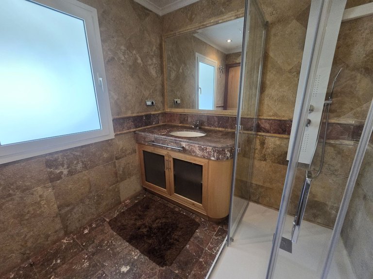 Apartment for Sale in Costa del Sol, Puerto Banús, Malaga 27
