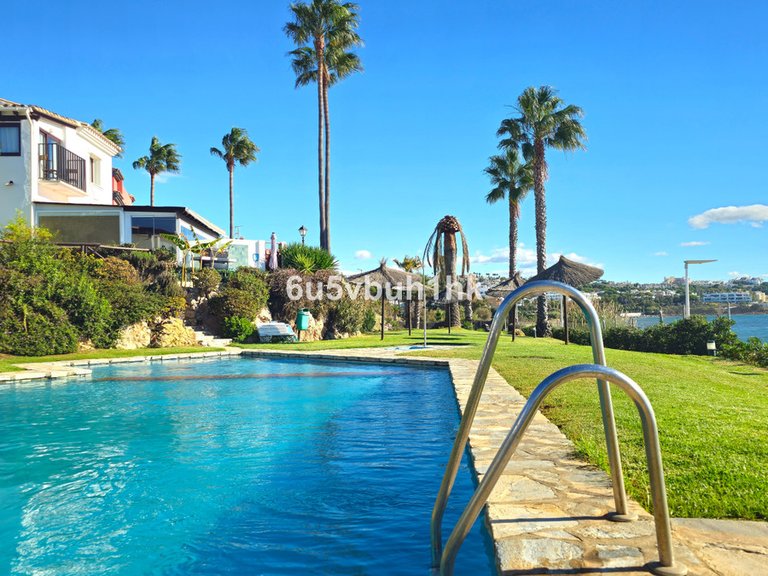 Villa for Sale in Estepona, Malaga 1