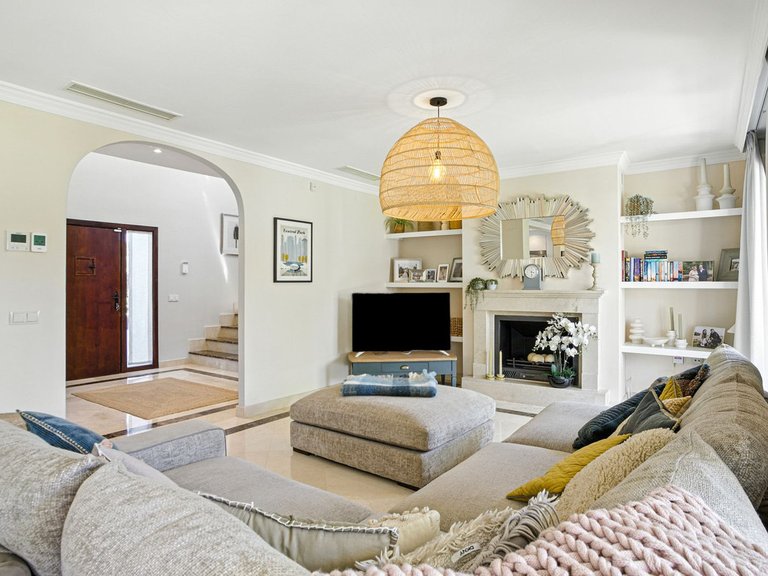 Villa for Sale in Estepona, Malaga 15