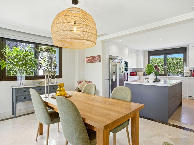 Villa for Sale in Estepona, Malaga 17