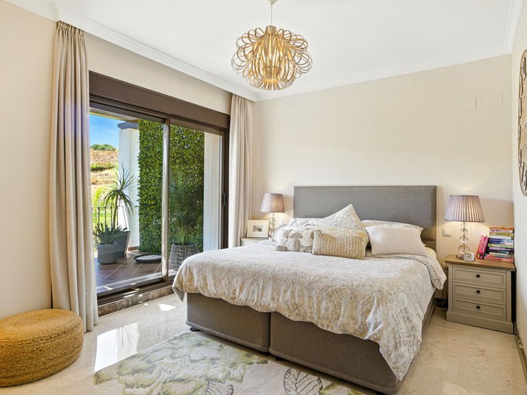 Villa for Sale in Estepona, Malaga 24