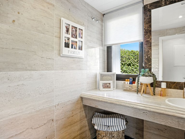 Villa for Sale in Estepona, Malaga 43