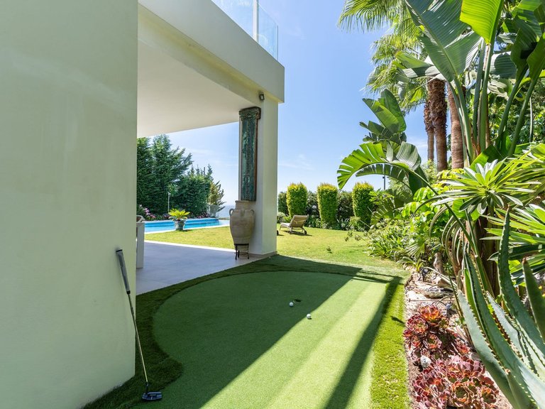 Villa for Sale in Cabopino, Malaga 20