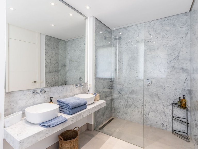 Villa for Sale in Cabopino, Malaga 21