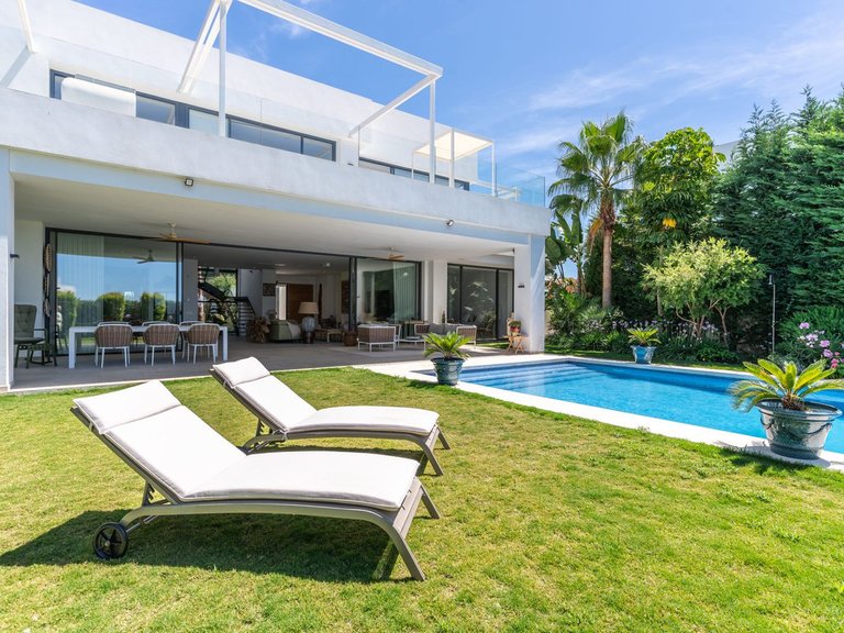 Villa for Sale in Cabopino, Malaga 23