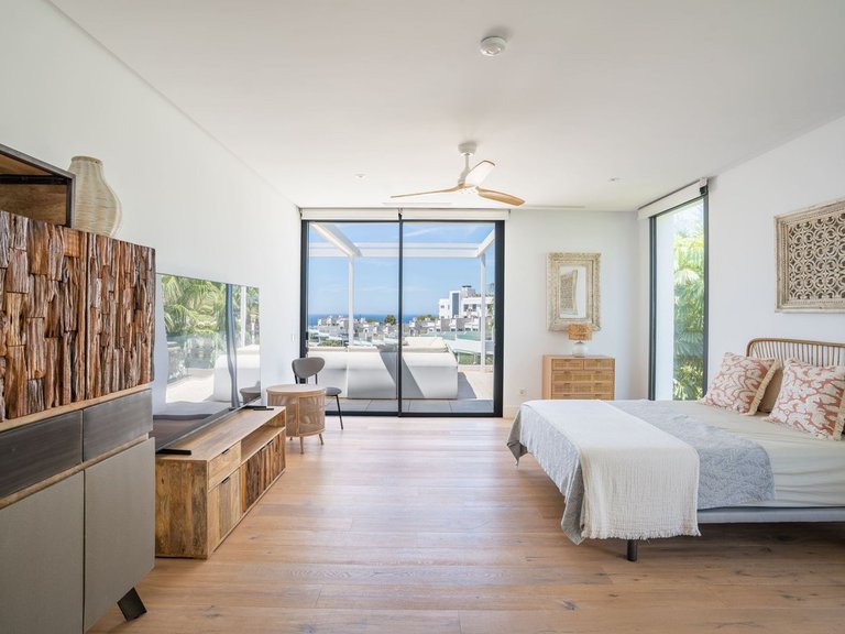 Villa for Sale in Cabopino, Malaga 27