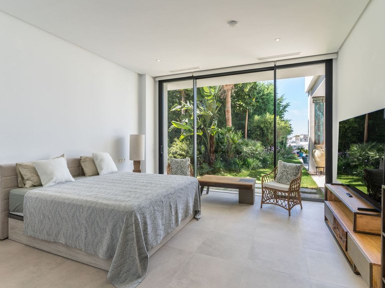 Villa for Sale in Cabopino, Malaga 29