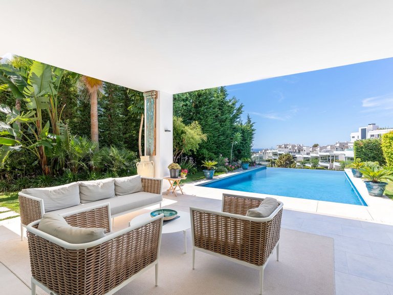 Villa for Sale in Cabopino, Malaga 31