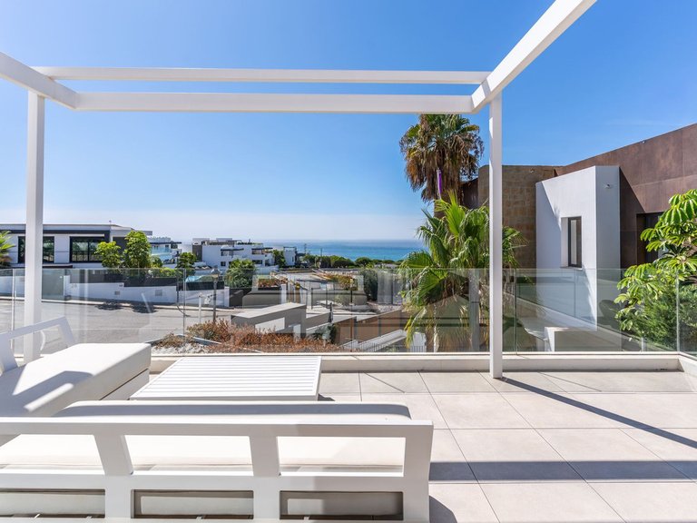 Villa for Sale in Cabopino, Malaga 32