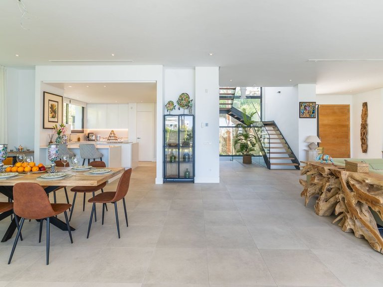 Villa for Sale in Cabopino, Malaga 6
