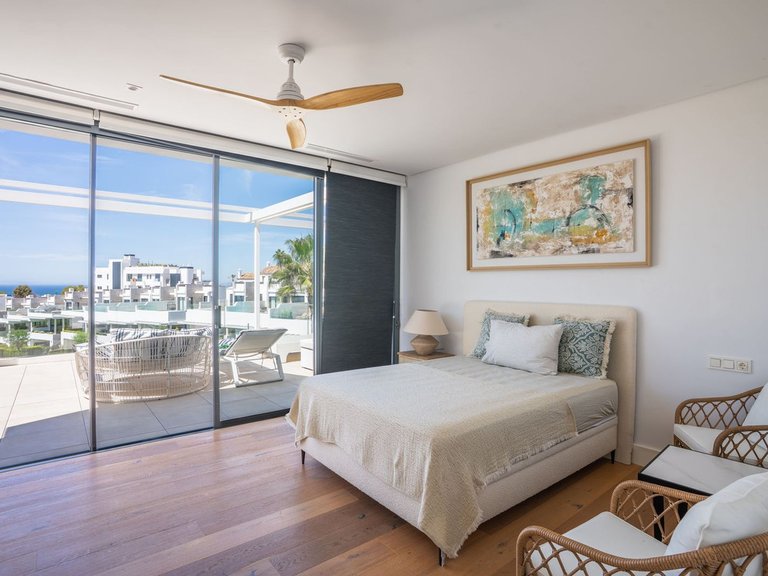 Villa for Sale in Cabopino, Malaga 9