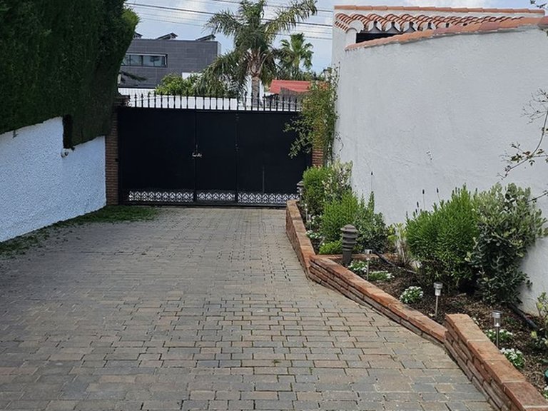 Villa for Sale in Alhaurín De La Torre, Malaga 12