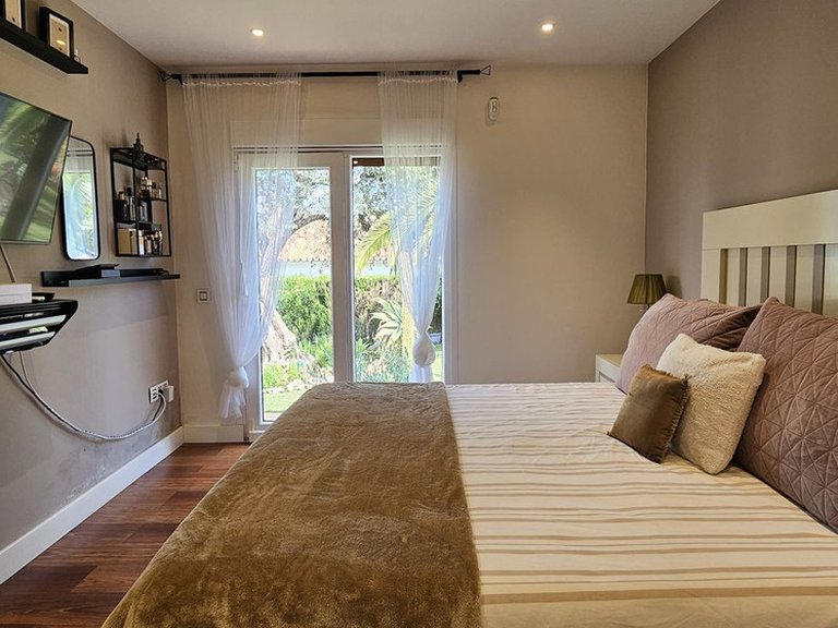 Villa for Sale in Alhaurín De La Torre, Malaga 35