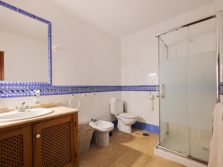 Villa for Sale in San Enrique, Cadiz 10