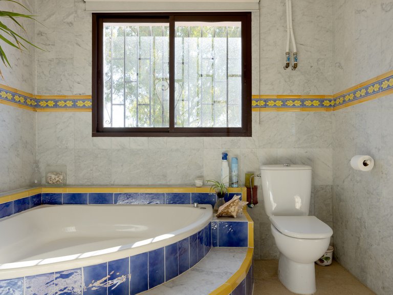 Villa for Sale in San Enrique, Cadiz 11