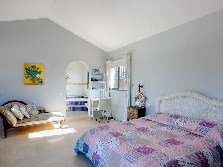 Villa for Sale in San Enrique, Cadiz 17