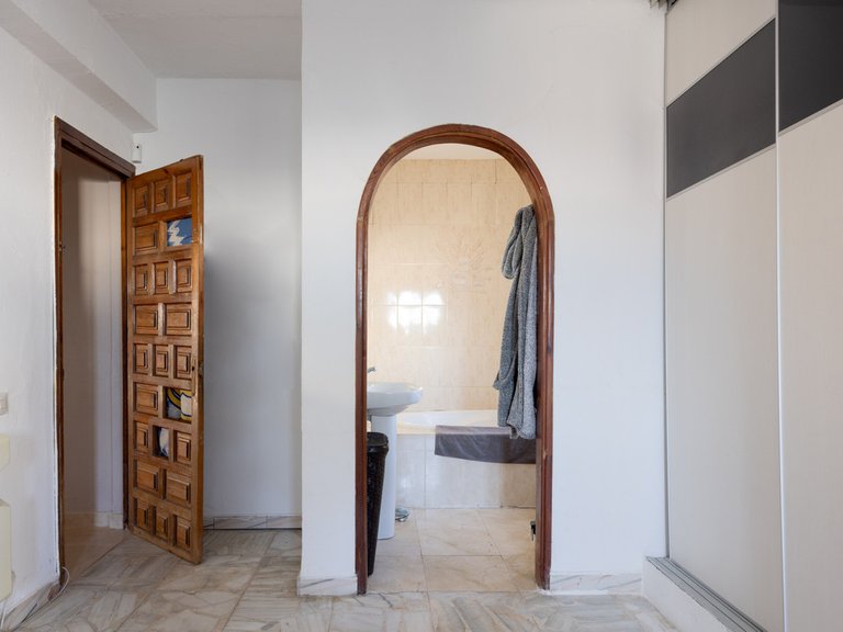 Villa for Sale in San Enrique, Cadiz 18