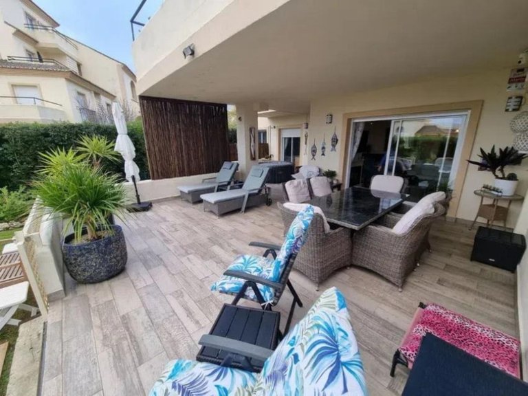 Apartment for Sale in San Roque, Cadiz 1