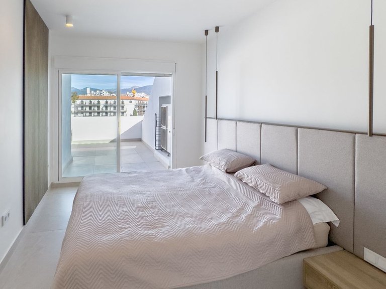 Apartment for Sale in Puerto Banús, Malaga 14