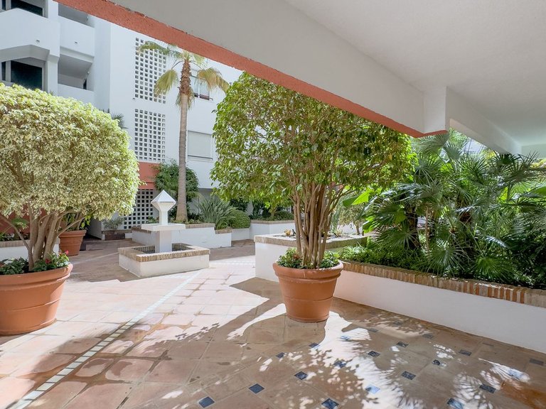 Apartment for Sale in Puerto Banús, Malaga 20