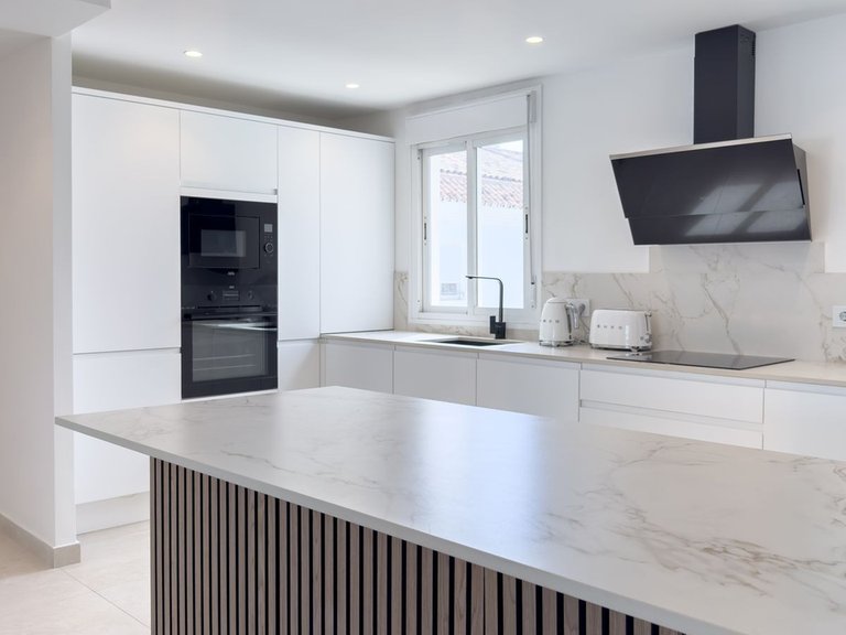 Apartment for Sale in Puerto Banús, Malaga 21