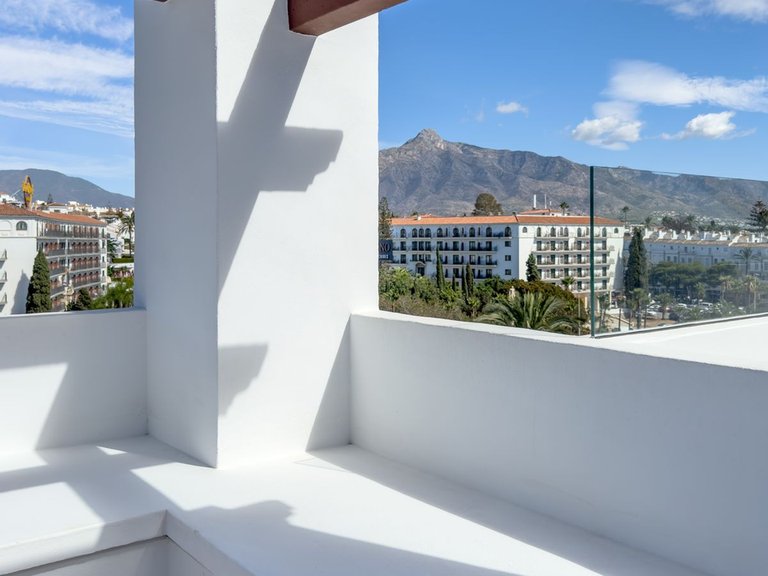 Apartment for Sale in Puerto Banús, Malaga 31