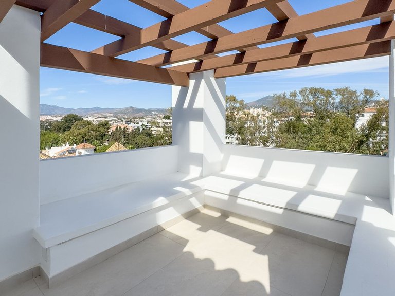 Apartment for Sale in Puerto Banús, Malaga 32