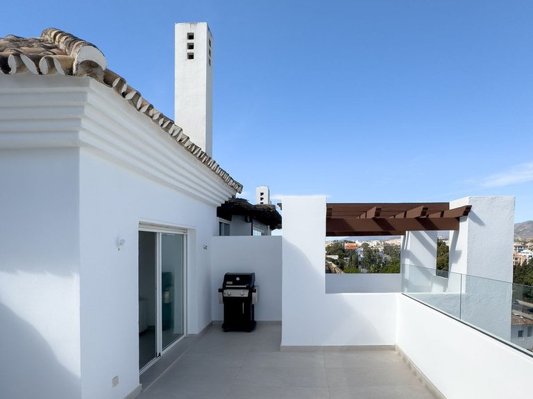 Apartment for Sale in Puerto Banús, Malaga 5