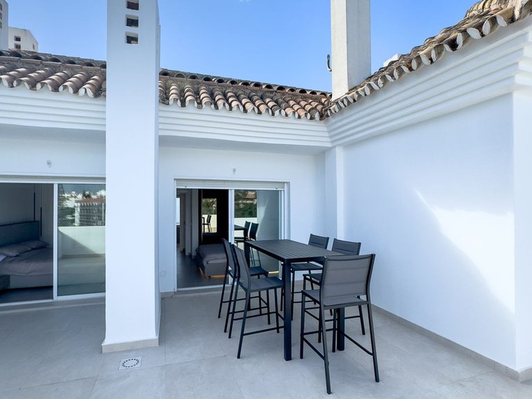 Apartment for Sale in Puerto Banús, Malaga 7