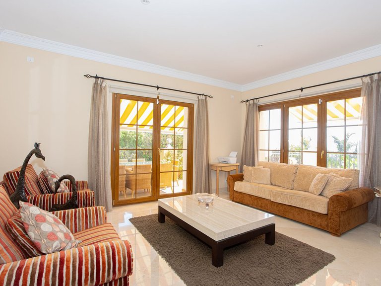 Villa for Sale in El Paraiso, Malaga 13