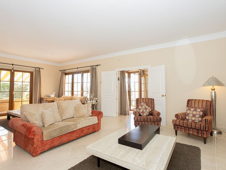 Villa for Sale in El Paraiso, Malaga 14