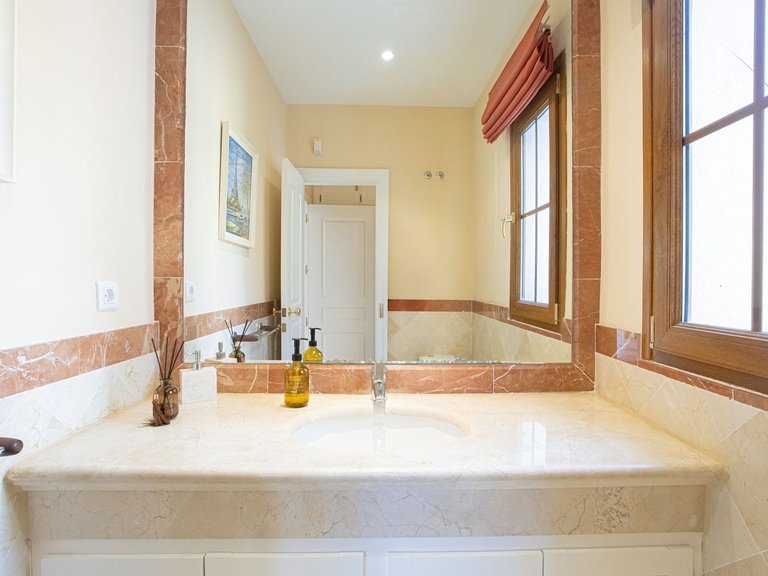 Villa for Sale in El Paraiso, Malaga 32