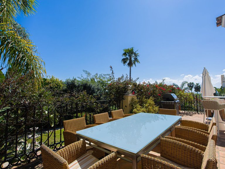 Villa for Sale in El Paraiso, Malaga 34