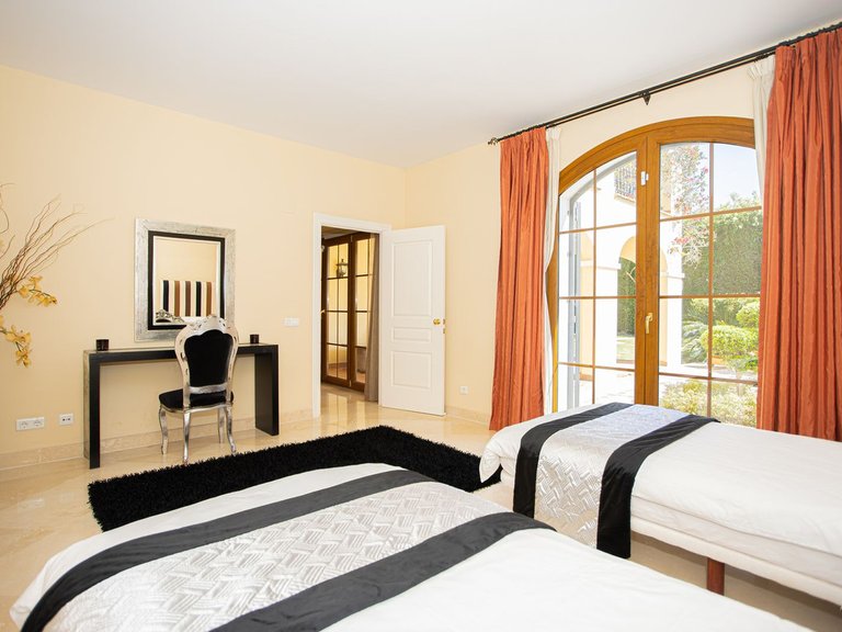 Villa for Sale in El Paraiso, Malaga 50