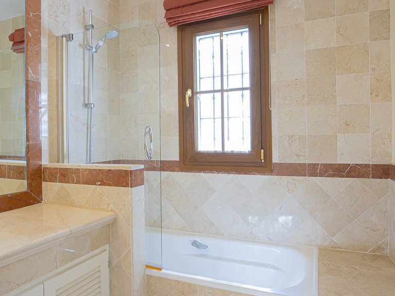 Villa for Sale in El Paraiso, Malaga 52