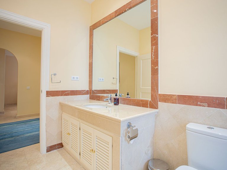 Villa for Sale in El Paraiso, Malaga 60