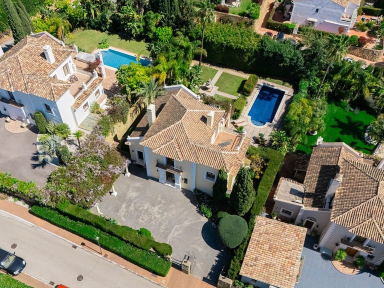 Villa for Sale in El Paraiso, Malaga 65