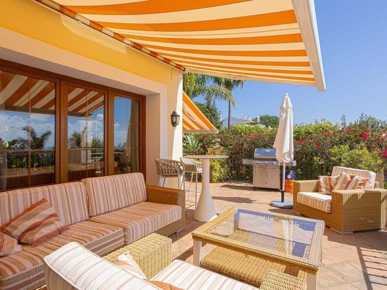 Villa for Sale in El Paraiso, Malaga 8