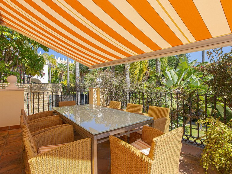 Villa for Sale in El Paraiso, Malaga 9