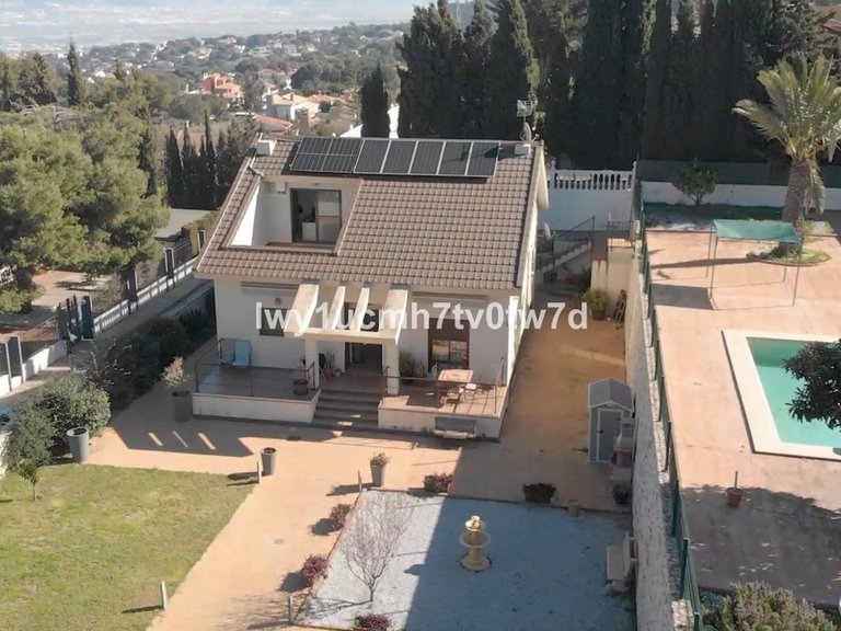 Villa for Sale in Alhaurín De La Torre, Malaga 1