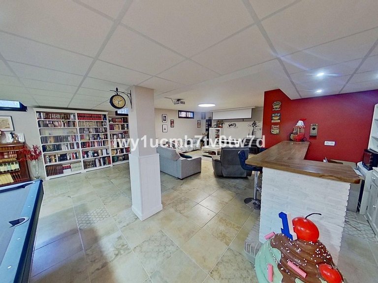 Villa for Sale in Alhaurín De La Torre, Malaga 17