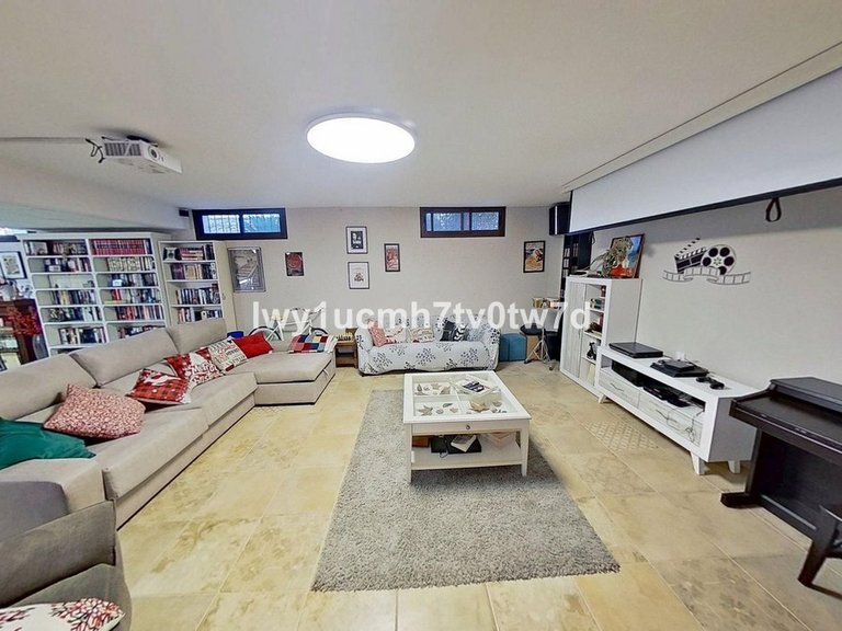 Villa for Sale in Alhaurín De La Torre, Malaga 20
